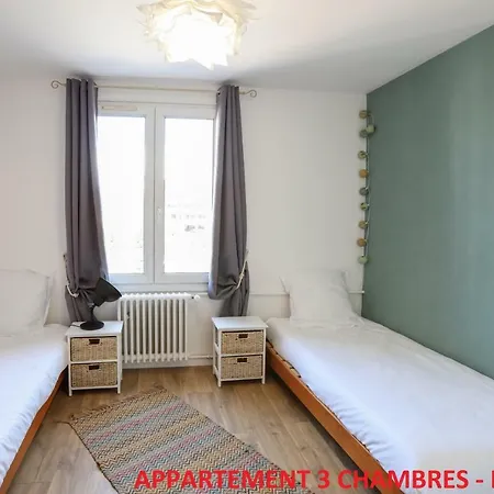 Grands Avec Parking Proche Centre Apartmán